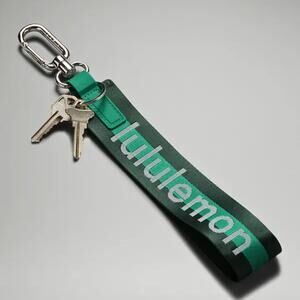 NEW Lululemon Never lost Keychain Wordmark Legacy Green/Cascadia Green/Silver